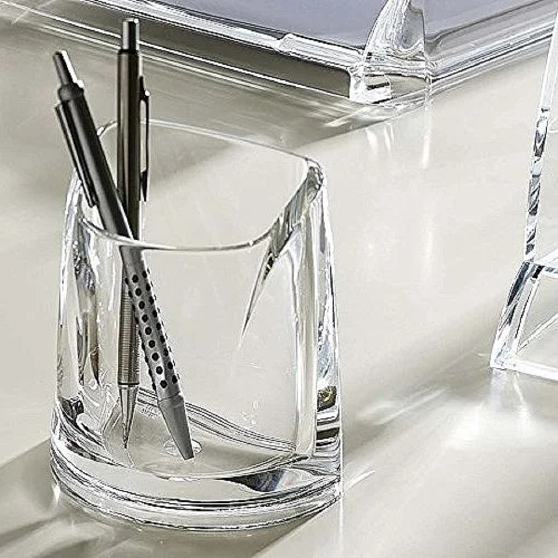 Pencil Holder Acrylic Clear High Quality & High Light Transparency.